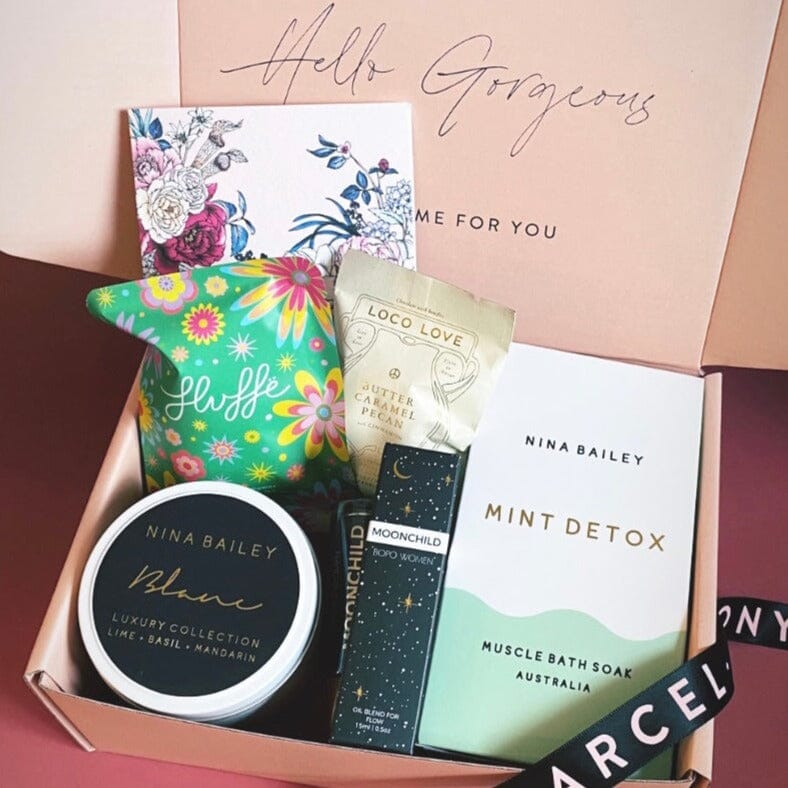 PURE BLISS WITH CANDLE SPA GIFT SET Peony Parcel